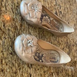 Born shoes- flats